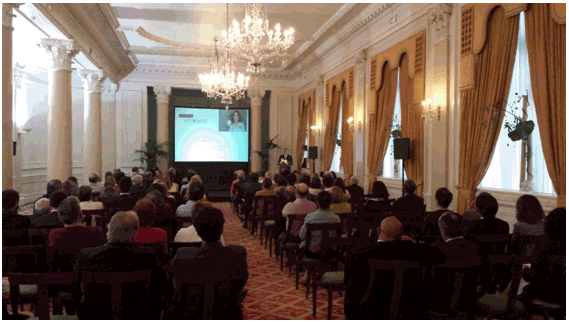 Conferencia en el Hotel Carlton